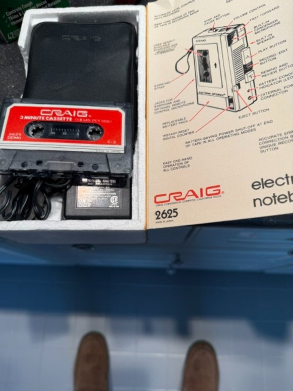 CRAIG ELECTRONIC NOTEBOOK WITH CASETTE TAPE, EXTRA BATTTERY, CHARGER